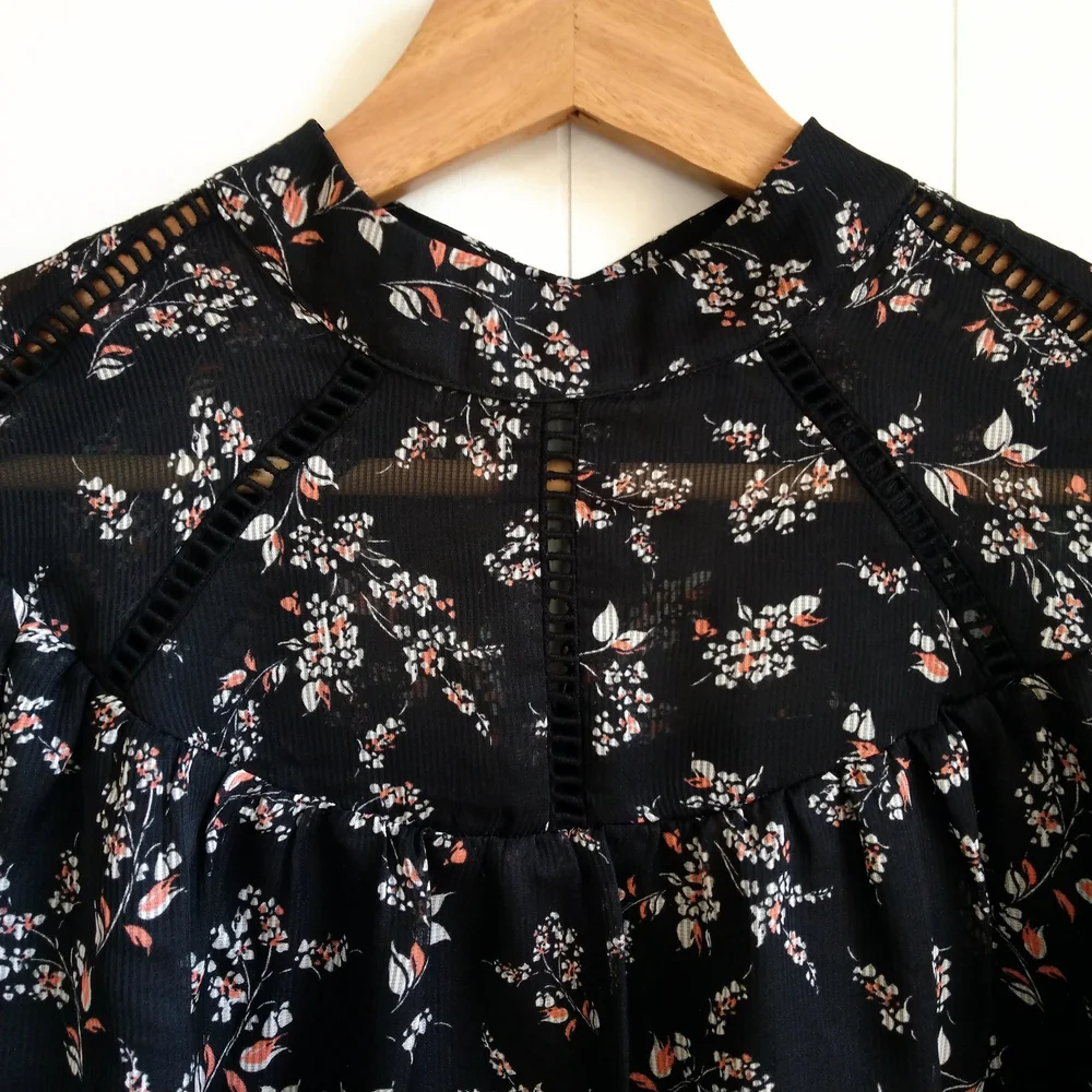 Ann Taylor defects seam detail